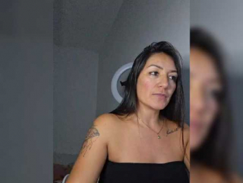 cristalboom webcam bongacams model stream image