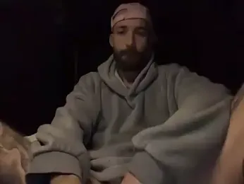 Tuhands webcam model stream image