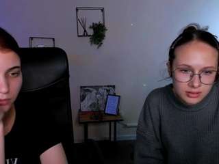 mona-cloud webcam model stream image