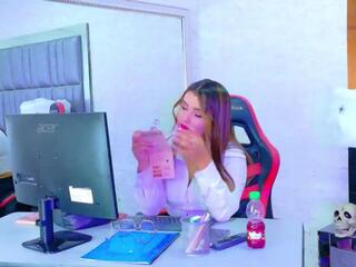 Zoe Rouxx webcam model stream image
