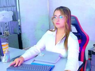 Zoe Rouxx webcam model stream image