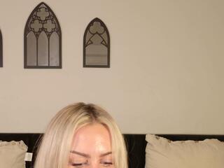 Emmalee Jones webcam model stream image
