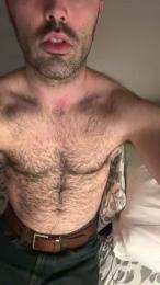 WhiteAndHairy webcam model stream image