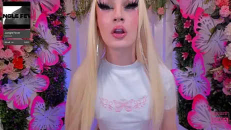 SpicySluts webcam model stream image