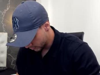 larry_jones webcam model stream image