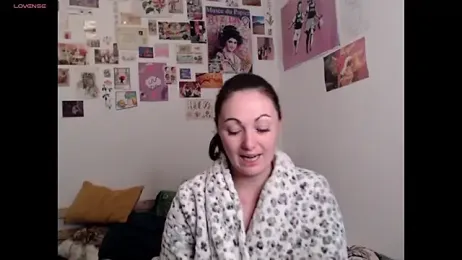 AdorahB3ll3 webcam model stream image