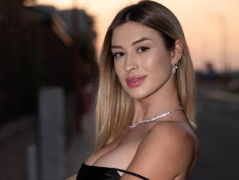 LaurennHoney webcam model stream image