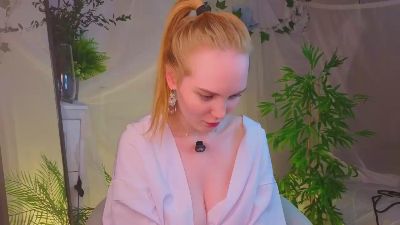 QuennaHallman webcam model stream image