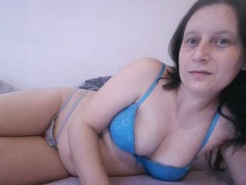 Larasaintporn webcam model stream image