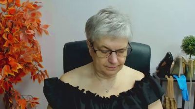 femmeIRIS webcam model stream image