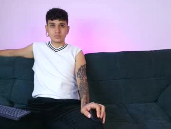 tender_dust webcam model stream image