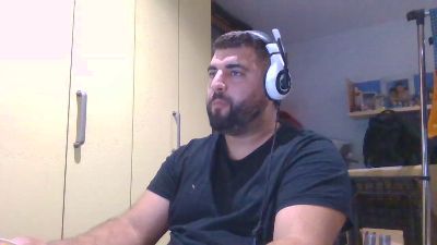 realKong webcam model stream image