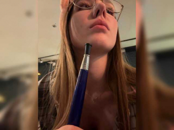 Milkaff- webcam model stream image