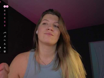 BloomBambi webcam model stream image