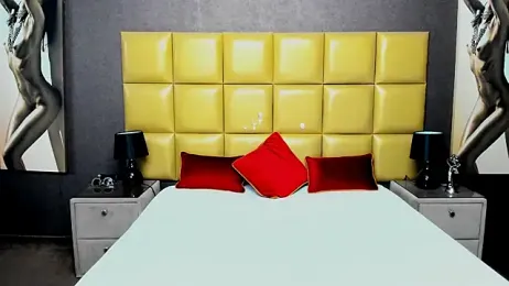 KiraLeila webcam model stream image