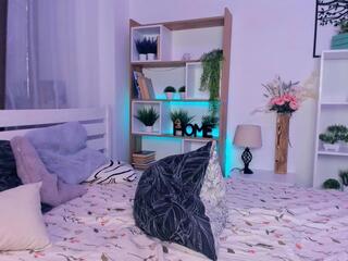 Shaina Mangiapane webcam model stream image