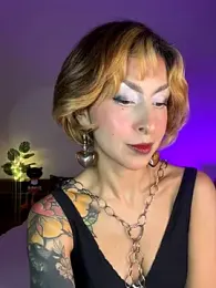 Cinamoonn webcam model stream image