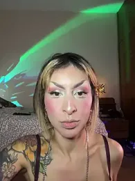 Cinamoonn webcam model stream image