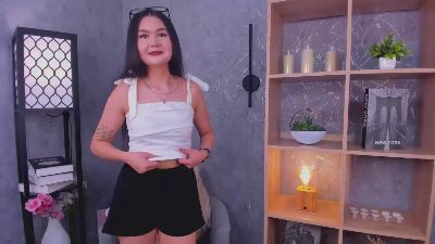 LorisLivernash webcam model stream image