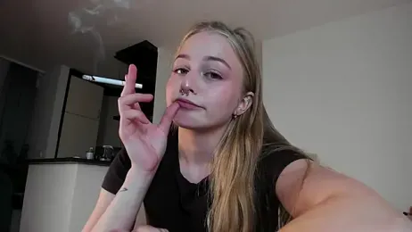 MiaMews webcam model stream image