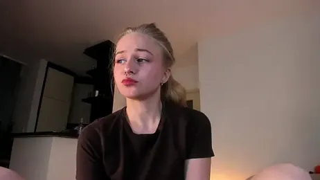 MiaMews webcam model stream image