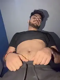 Hornybeardguy webcam model stream image
