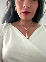 _Bella-Office1 webcam model stream image