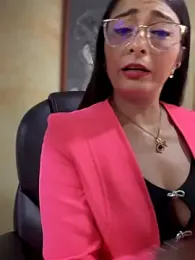 _Bella-Office1 webcam model stream image