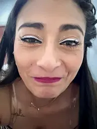 _Bella-Office1 webcam model stream image