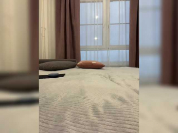 RussAss webcam model stream image