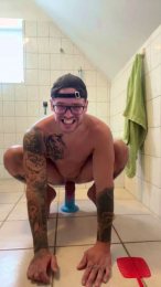 Kunrom webcam model stream image