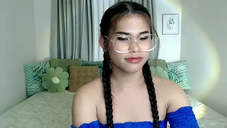 PrettyBlythes_TS webcam stripchat model stream image