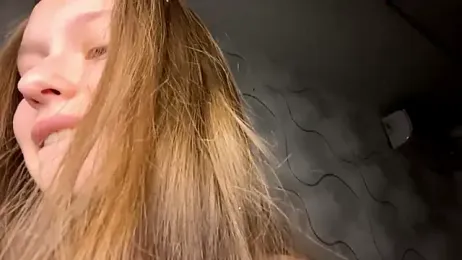 CharlynDini webcam model stream image