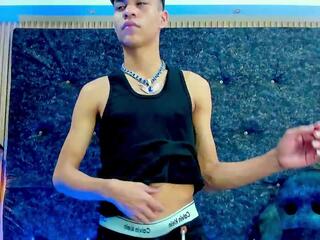 Maiki Boy webcam model stream image