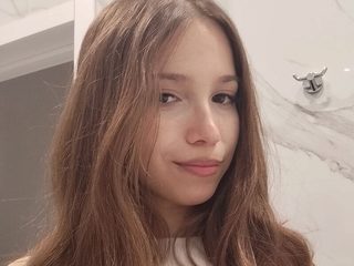 Darline Bouler webcam model stream image