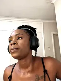 LuciousLips96 webcam model stream image