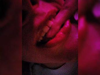 Good-woman webcam model stream image