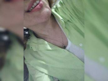 Good-woman webcam model stream image