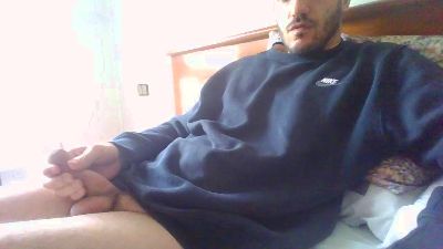 Alvarobcn34 webcam model stream image