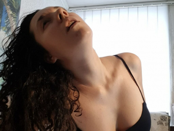 AnaMiles webcam model stream image