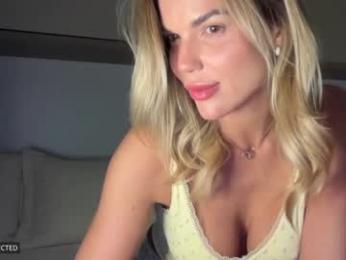 iiivy_ webcam model stream image