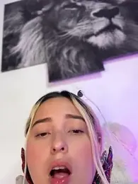 Irisweet_ webcam model stream image