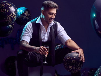 DomnGrey webcam model stream image