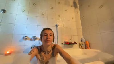 SpacerWoman webcam model stream image