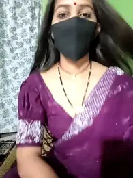 Pyasi111 webcam model stream image