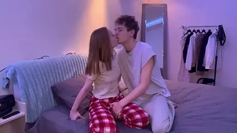 ReynaSweet_ webcam model stream image