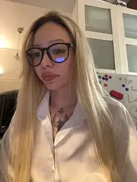 babydolll webcam model stream image