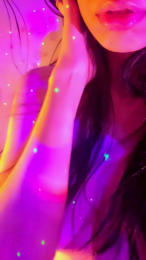 Aloneathome22 webcam model stream image