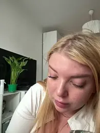 OdriOlsens webcam model stream image