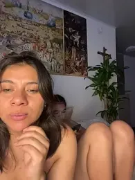 Poli_amor2025 webcam model stream image